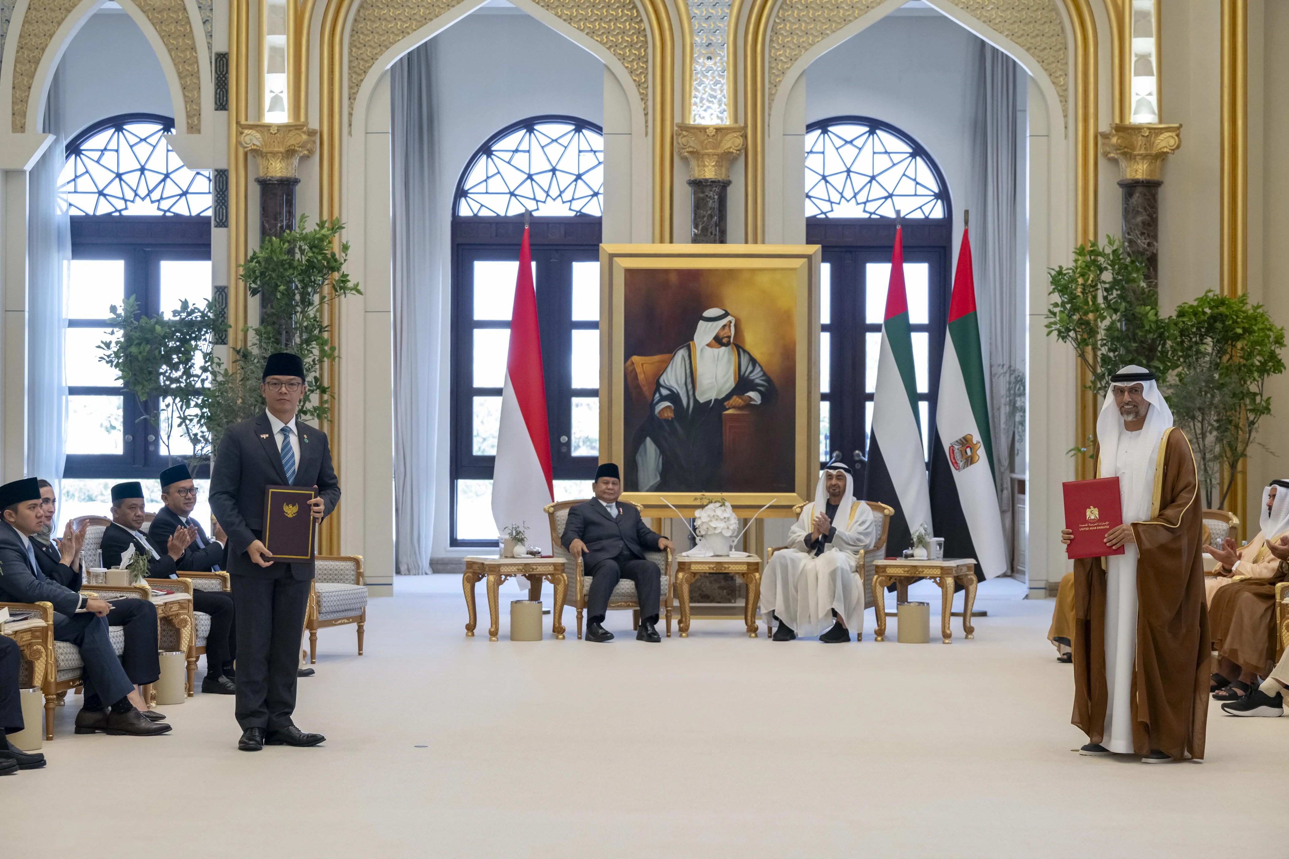 His Highness Sheikh Mohamed bin Zayed Al Nahyan, President of the United Arab Emirates, and Prabowo Subianto, President of Indonesia, witness a Memorandum of Understanding exchanging ceremony, during a state visit reception, at Qasr Al Watan, November 2024