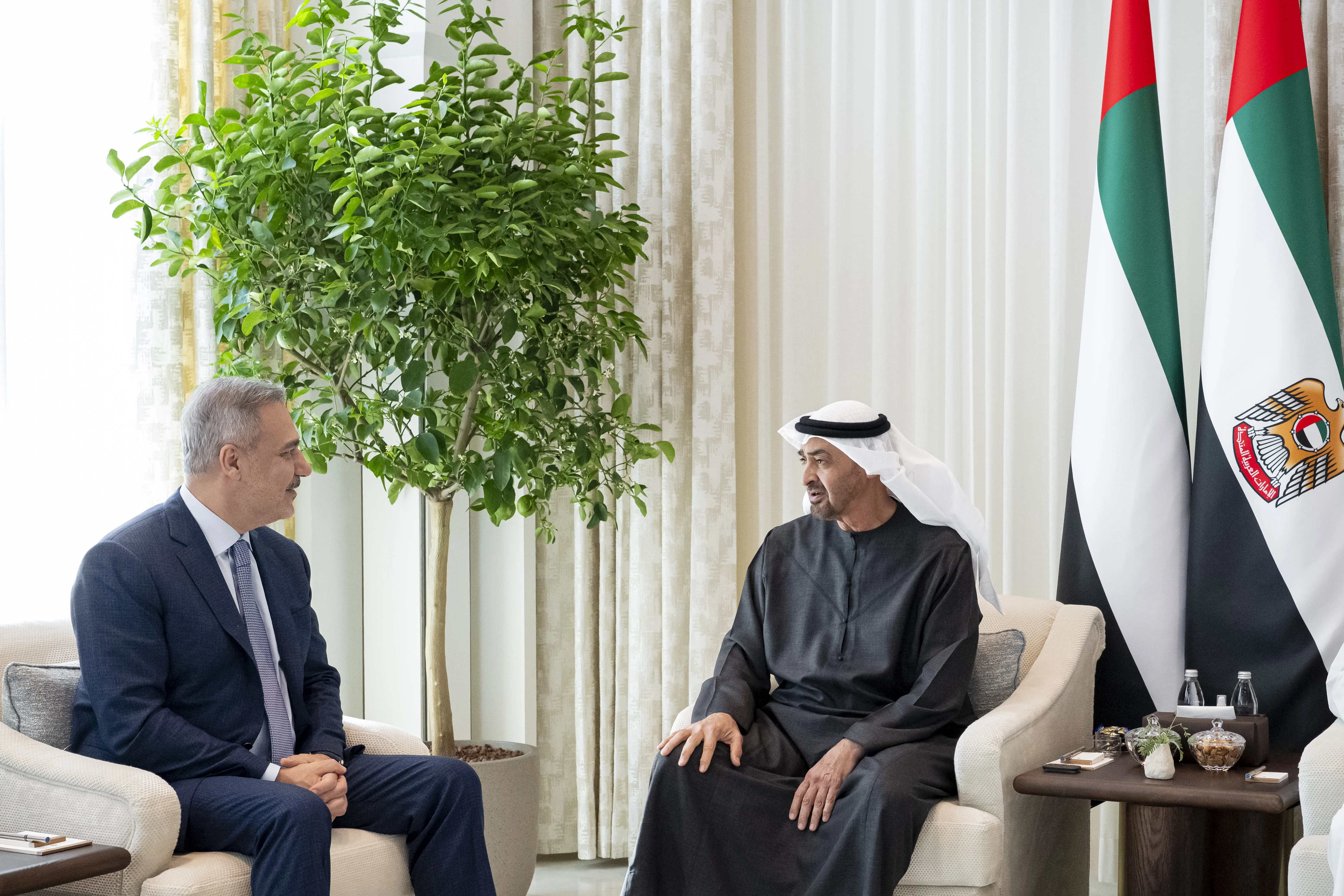 His Highness Sheikh Mohamed bin Zayed Al Nahyan, President of the United Arab Emirates, meets with Hakan Fidan, Minister of Foreign Affairs of Turkiye, at Al Shati Palace, January 2026
