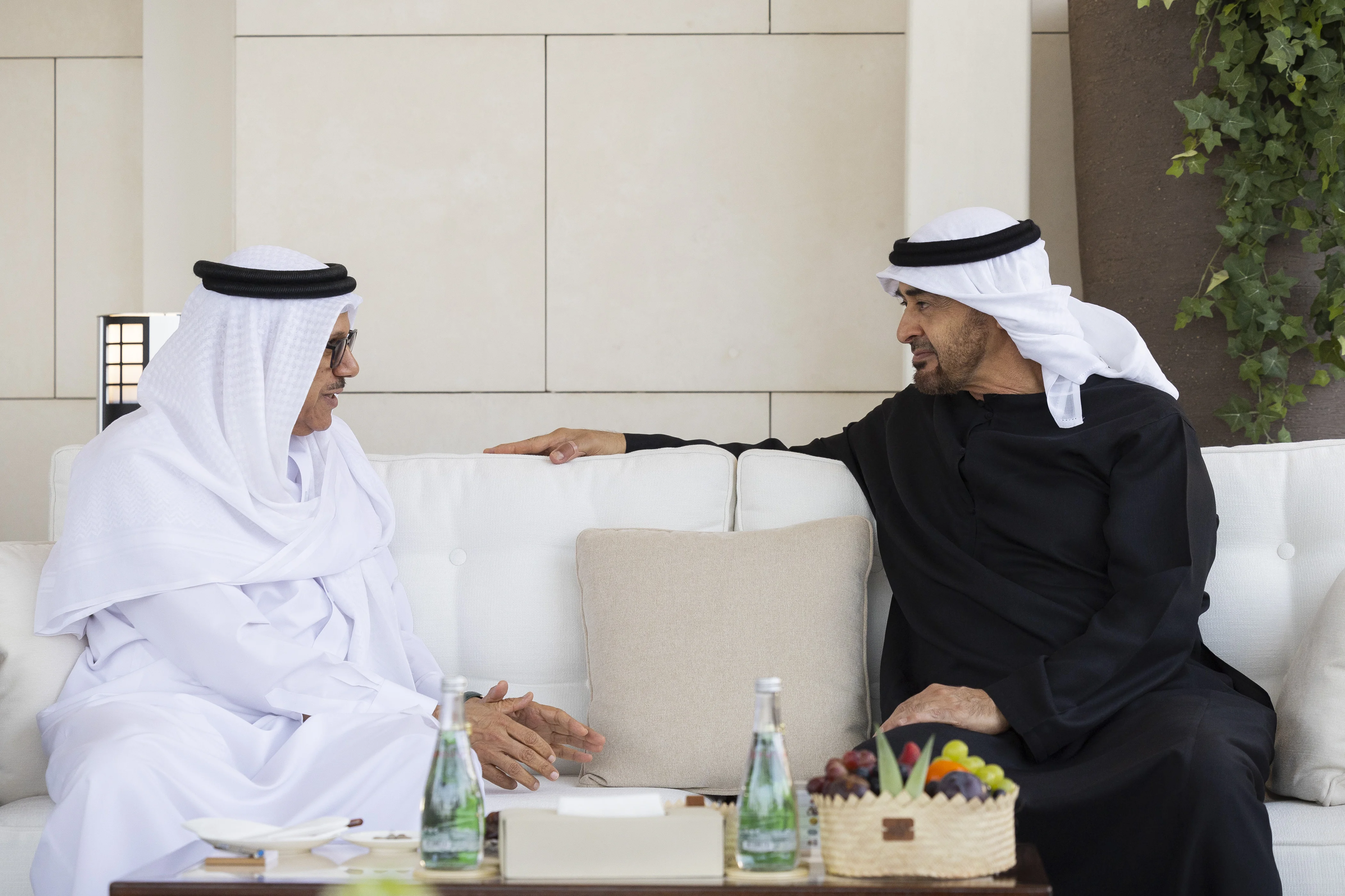 UAE-President-receives-Bahraini-Foreign-Minister